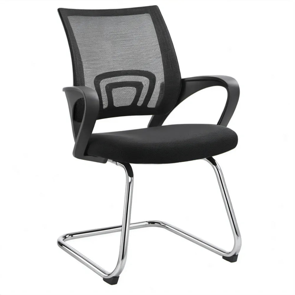 Zwarte vergaderstoel met armleuningen, mesh rugleuning en verchroomd sledeframe, 57 x 60 x 98 cm
